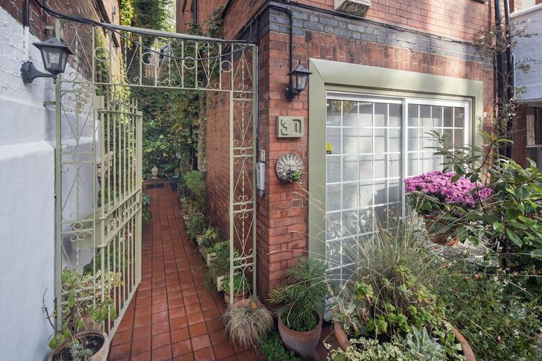 Heart Of Hampstead Retreat