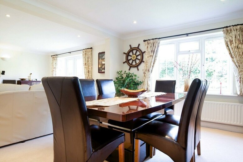 Veeve - Wonford Close