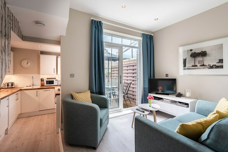 Stylish Fulham Home Close To The River Thames