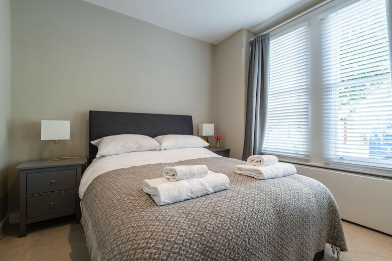Stylish Fulham Home Close To The River Thames
