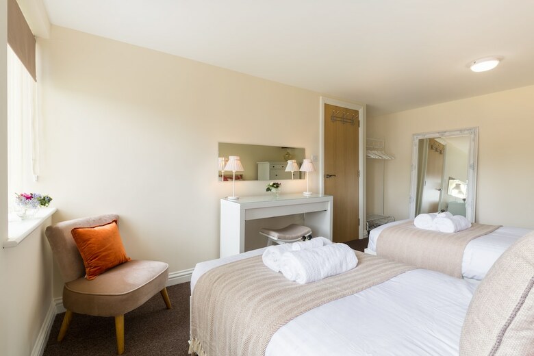 Stayford Apartments - Meriden - Near Nec