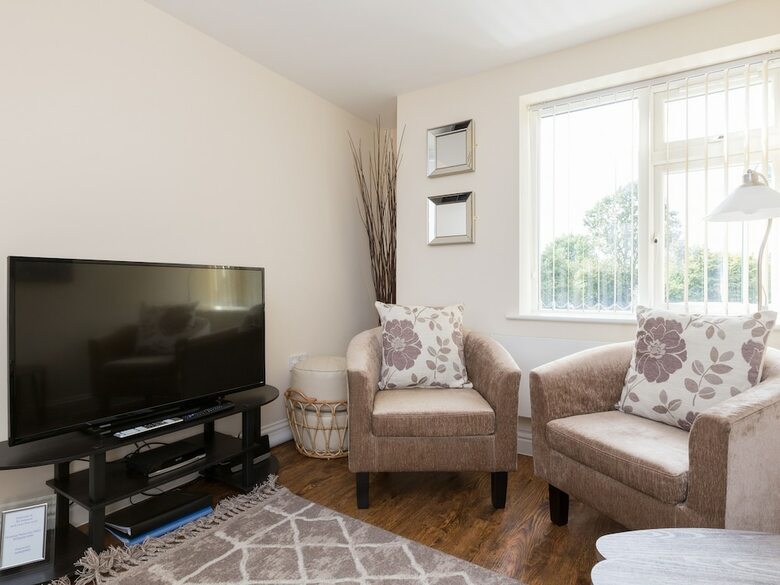 Stayford Apartments - Meriden - Near Nec