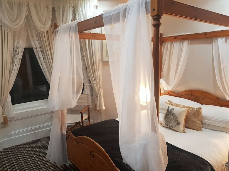 Rock Dene Hotel