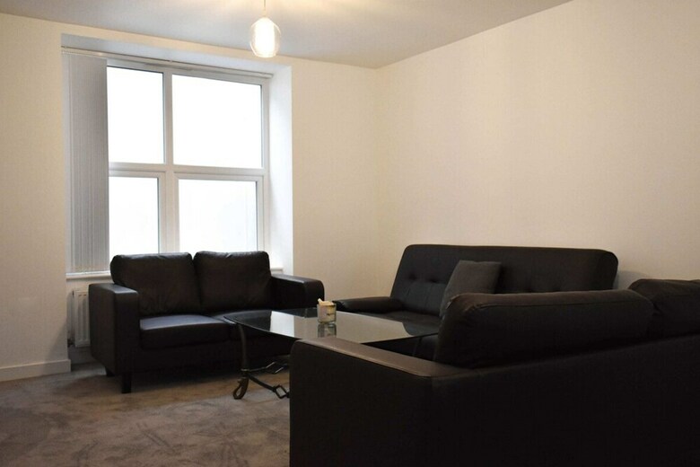 Modern Open Plan 5bd - Free On Street Parking