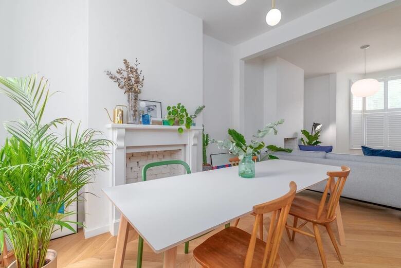 Charming 3br Home In East London W/terrace