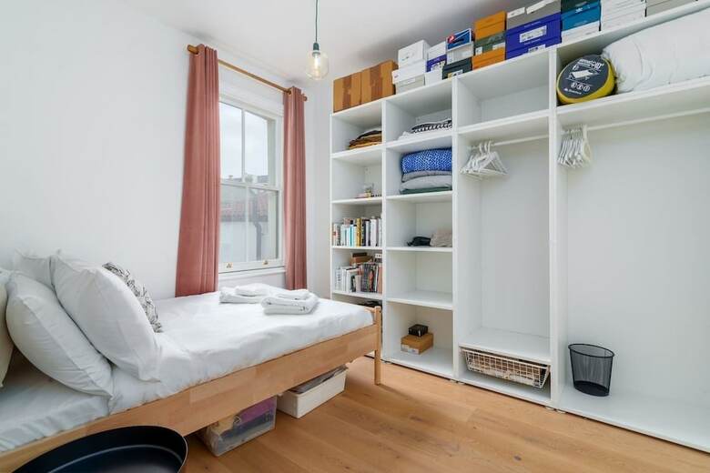 Charming 3br Home In East London W/terrace
