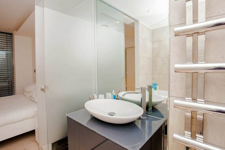 Exquisite 2 Bedroom Apartment In Bank