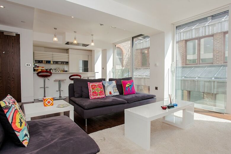 Exquisite 2 Bedroom Apartment In Bank