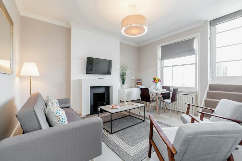 Kensington Apartment With Terrace
