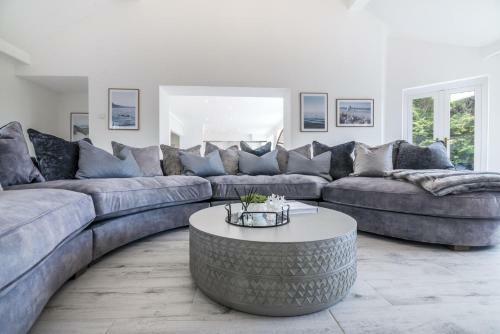 Ryecroft - 6 Bedroom Holiday Home - Tenby