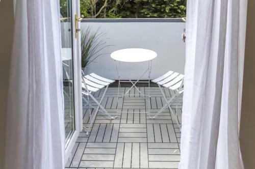 Ryecroft - 6 Bedroom Holiday Home - Tenby