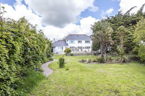 Ryecroft - 6 Bedroom Holiday Home - Tenby