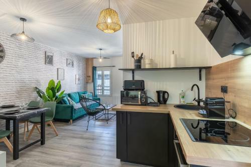 Vert D'hotes - Charming Renovated Apartment - Downtown - Wifi -