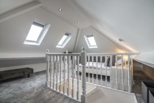 Mayfield House - 4 Bedroom House - Tenby
