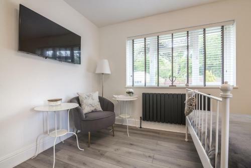 Mayfield House - 4 Bedroom House - Tenby