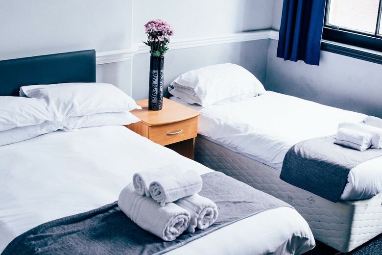 Hostal Bridgewood House