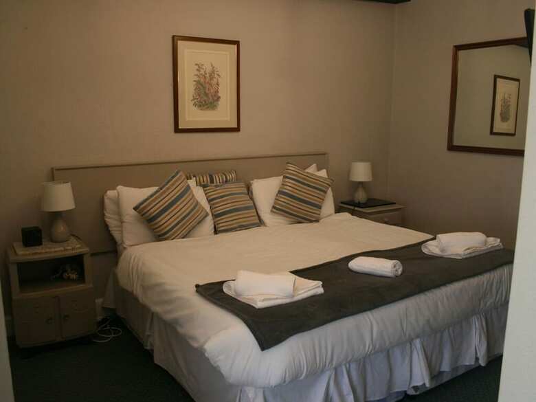 The Ilchester Arms Hotel