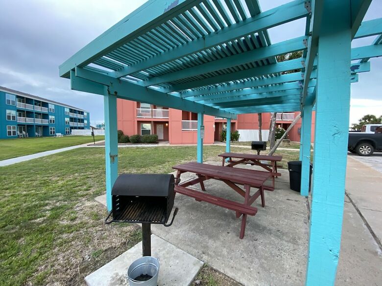 Aparthotel Executive Keys Condominiums On The Beach