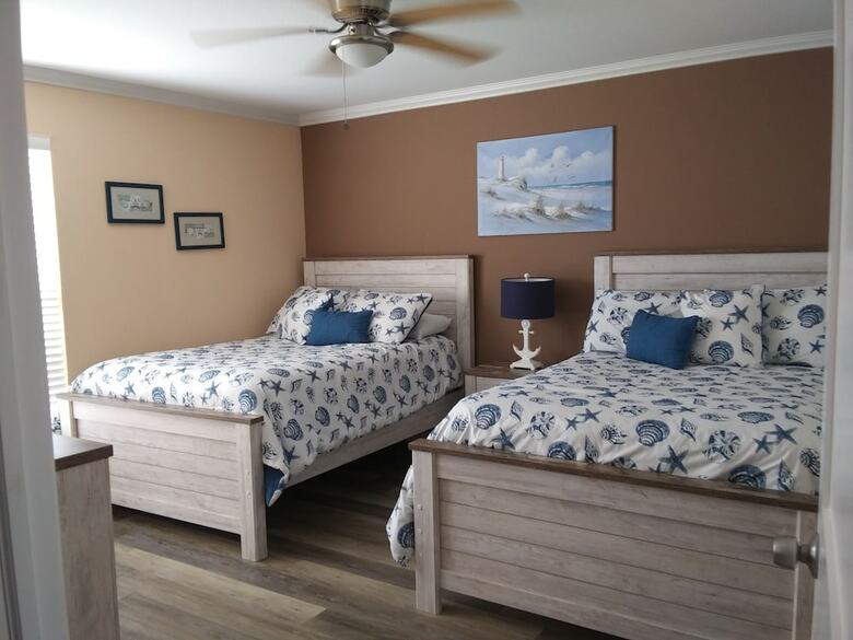 Aparthotel Executive Keys Condominiums On The Beach