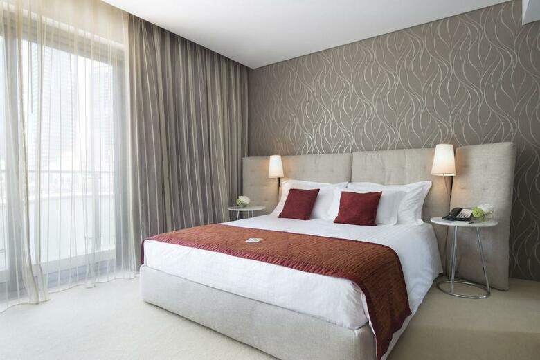 Avenue Hotel