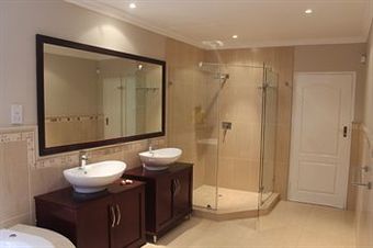 Hostal The Capital Guest House