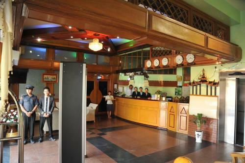 Golden City Crown Hotel