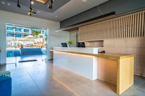 Hotel Harmony Crest Resort