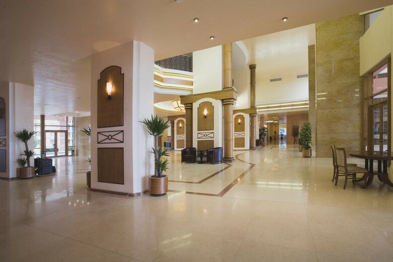 Hotel Dit Majestic Beach Resort