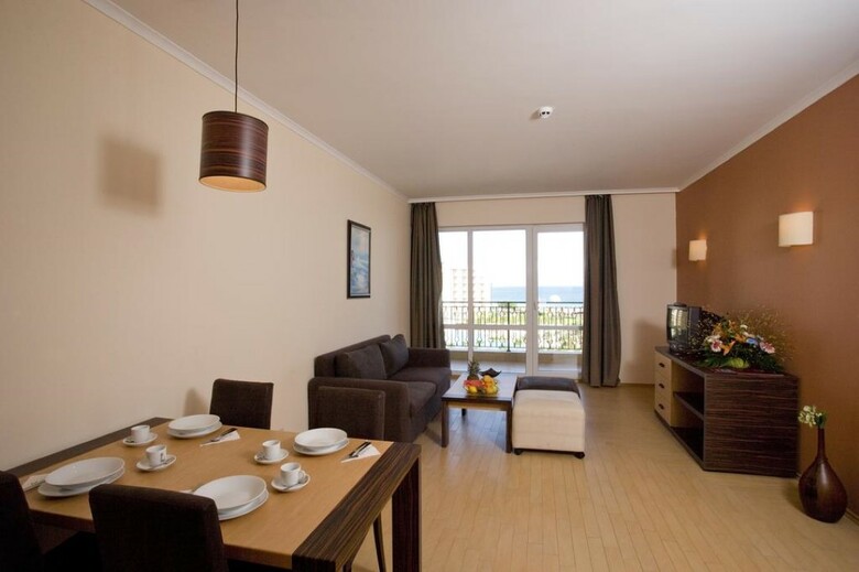 Hotel Dit Majestic Beach Resort