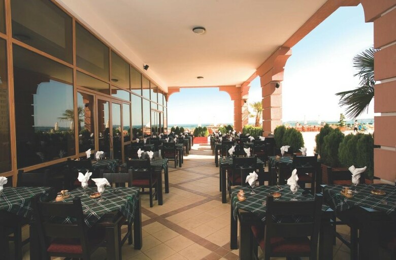 Hotel Dit Majestic Beach Resort