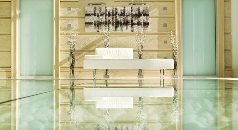 Hotel Villa Rotana Suites