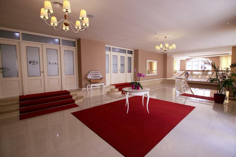 Hotel Palace And Spa