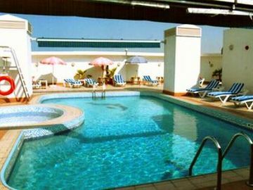 Hotel Versailles