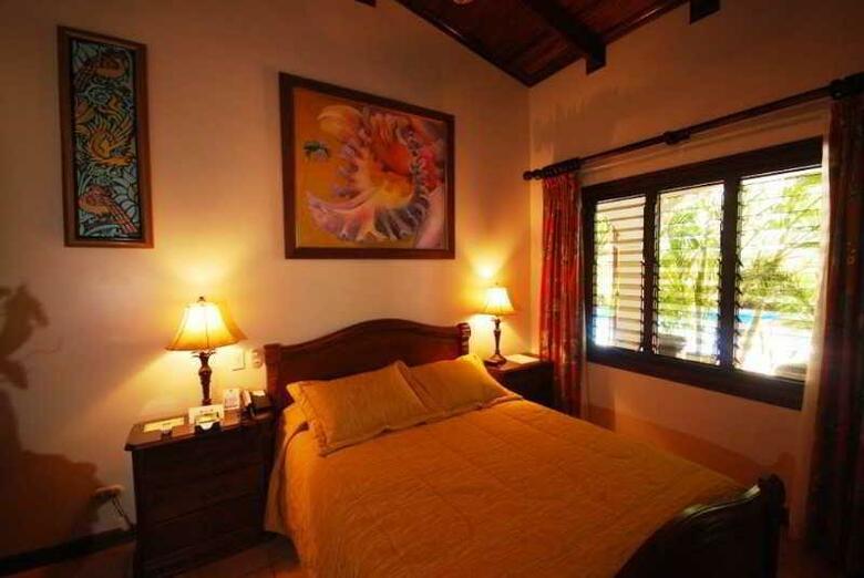 Hotel Villas Lirio