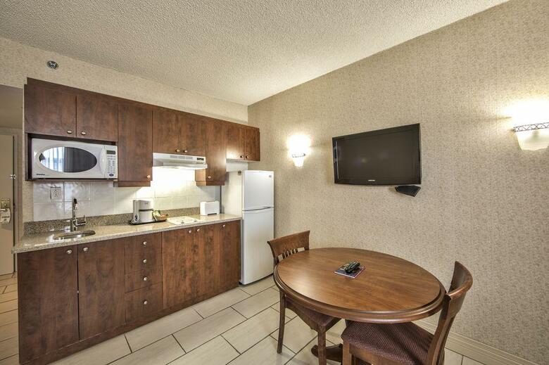 Hotel Holiday Inn Montreal Airport