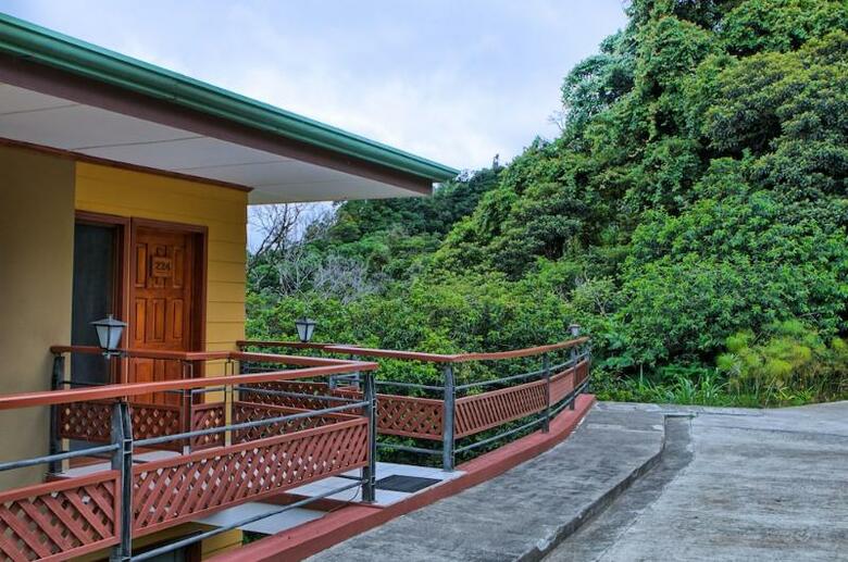 Hotel Ficus Sunset Suites