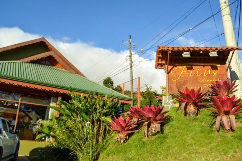 Hotel Ficus Sunset Suites