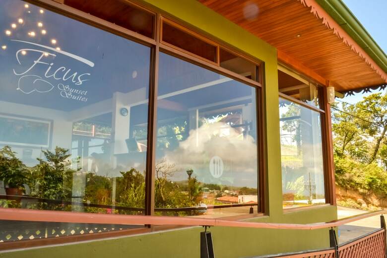 Hotel Ficus Sunset Suites