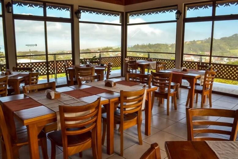 Hotel Ficus Sunset Suites