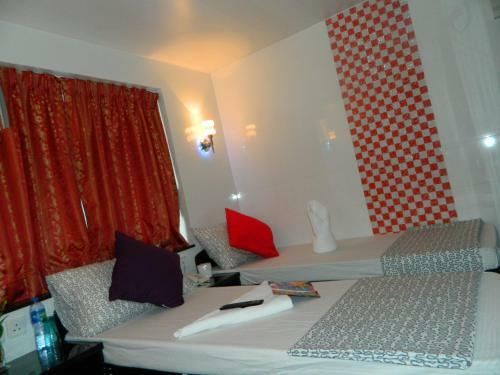 Hostal New London Hostel