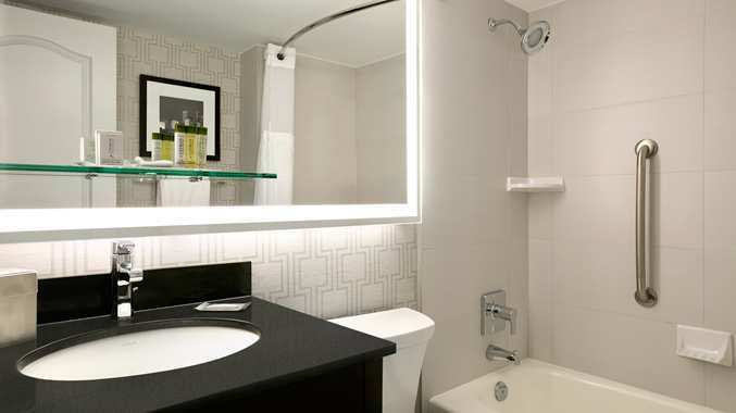 Doubletree By Hilton Hotel Toronto Downtown