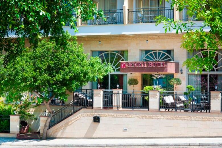 Hotel Semeli