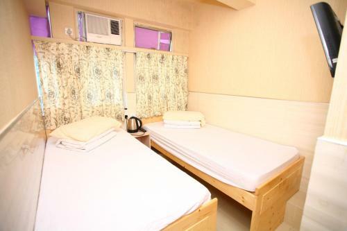 Hostal Kam Fu Guesthouse