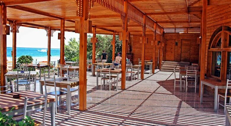Hotel King Tut Aqua Park Beach Resort