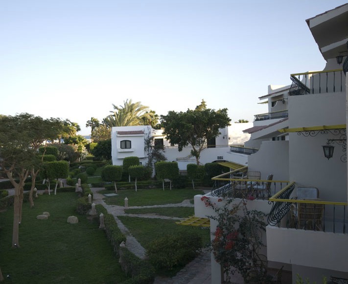 Hotel Lotus Bay Resort And Spa