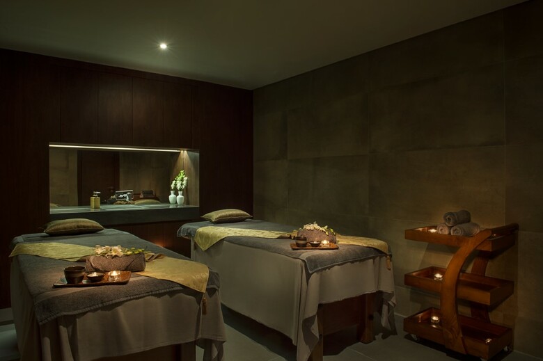Hotel Wyndham Garden Ajman Corniche