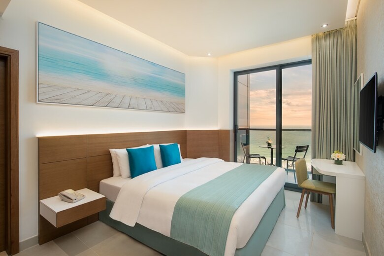 Hotel Wyndham Garden Ajman Corniche