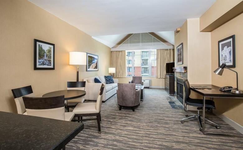 Hotel Hilton Whistler Resort And Spa
