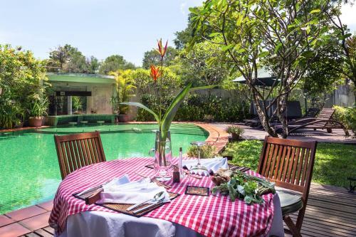 Villa Amatao Tropical Residence