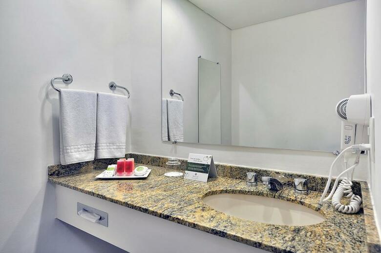 Hotel Deville Curitiba Batel